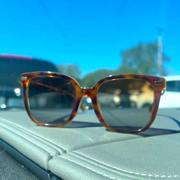 Coach sunglasses - Picture 1 of 4
